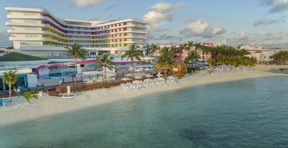 Temptation At The Tower Cancun Resort (Adults Only) Exterior photo