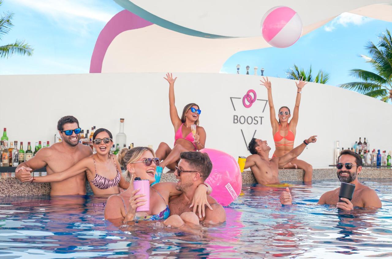 Temptation At The Tower Cancun Resort (Adults Only) Exterior photo